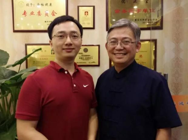 (和脊骨神经医学博士郭建承先生合影)